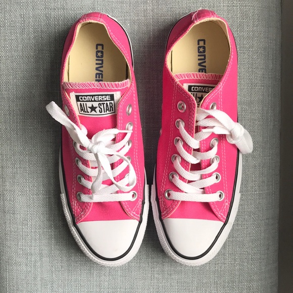 Converse Shoes - Brand New Pink Converse 💗